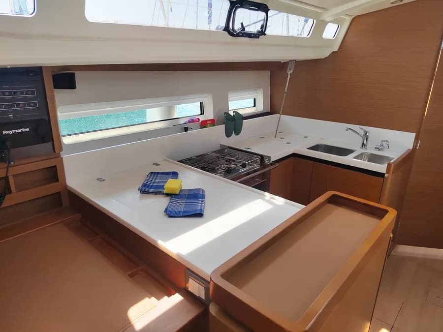 Sun Odyssey 440 - photo 12