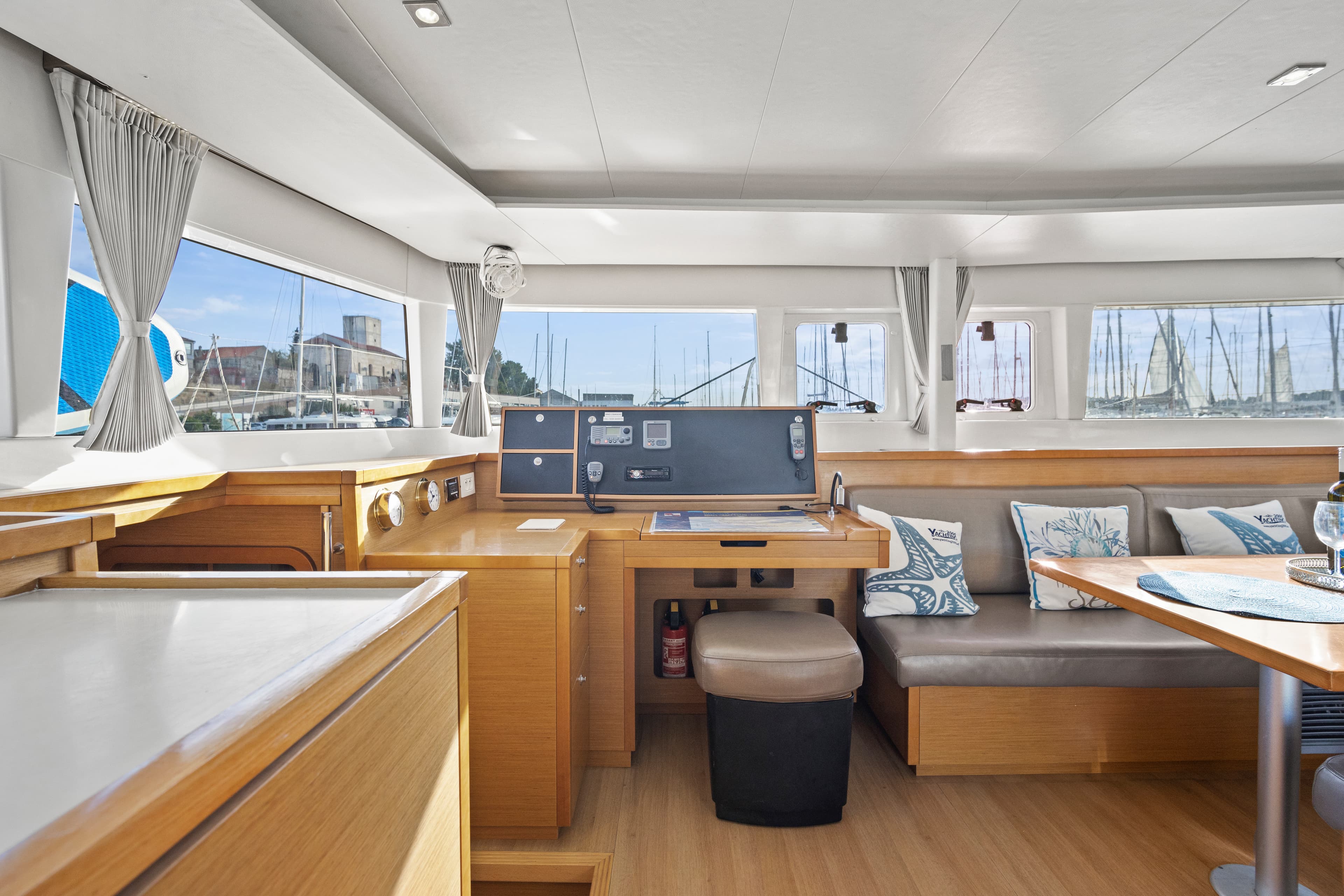 Lagoon 450 - photo 7