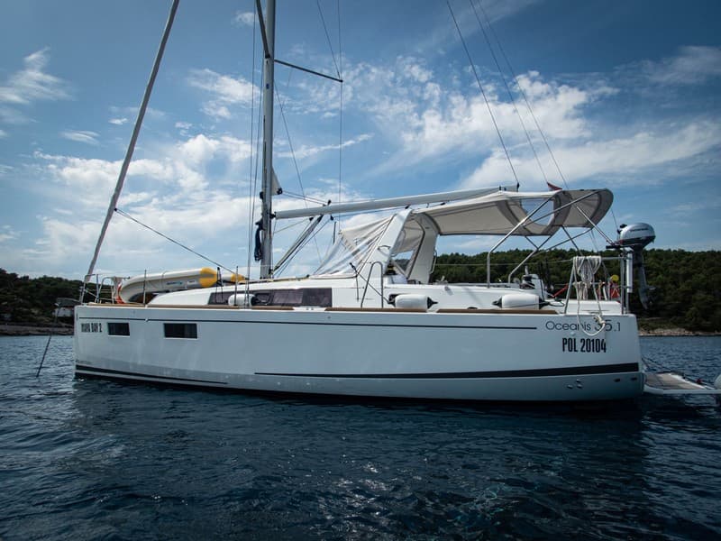 Oceanis 35.1 - photo