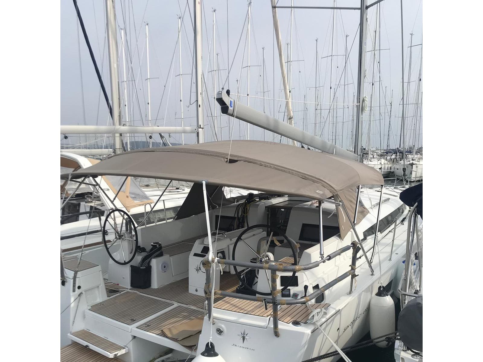 Sun Odyssey 490 - photo