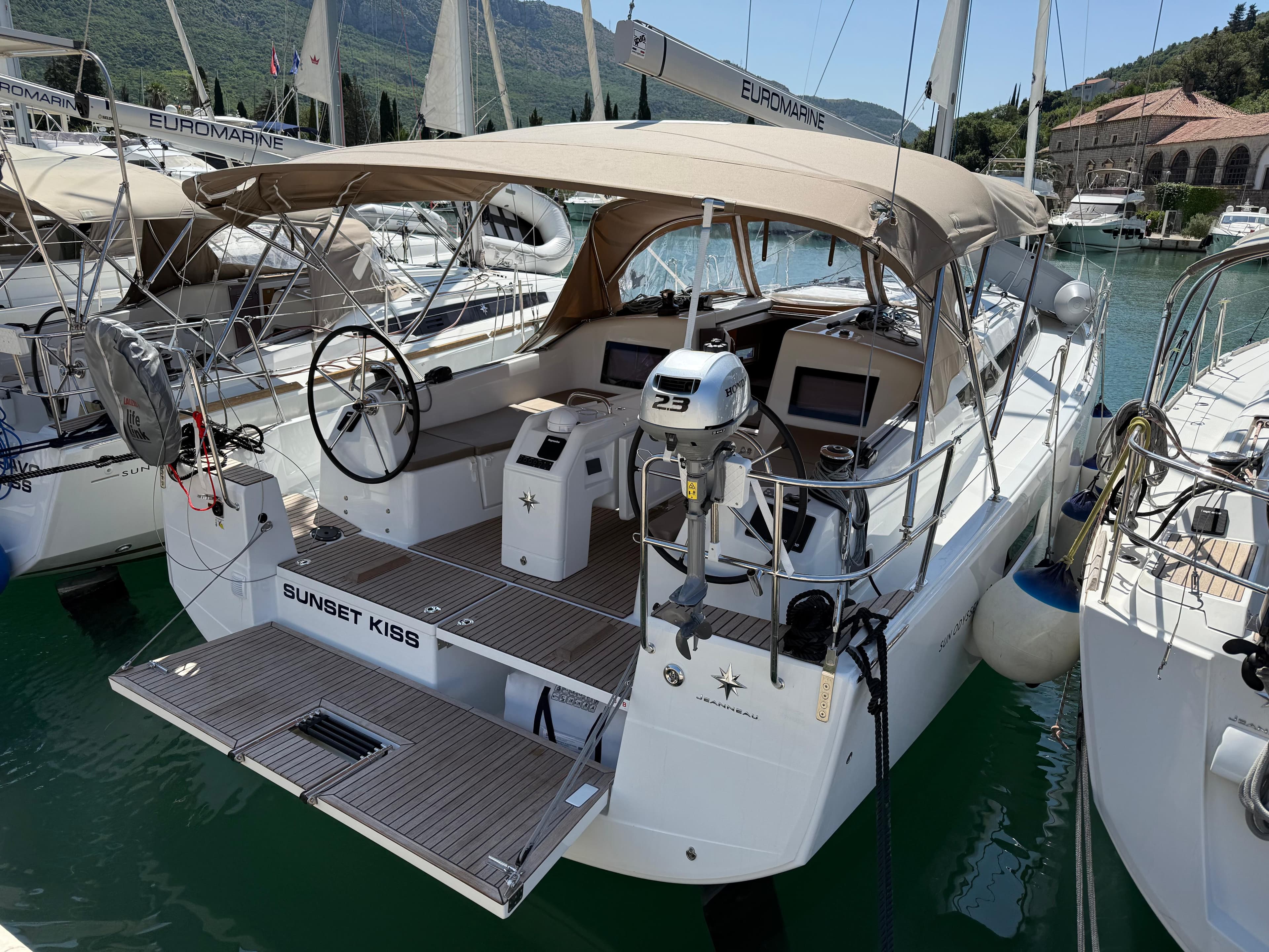 Sun Odyssey 410 - photo