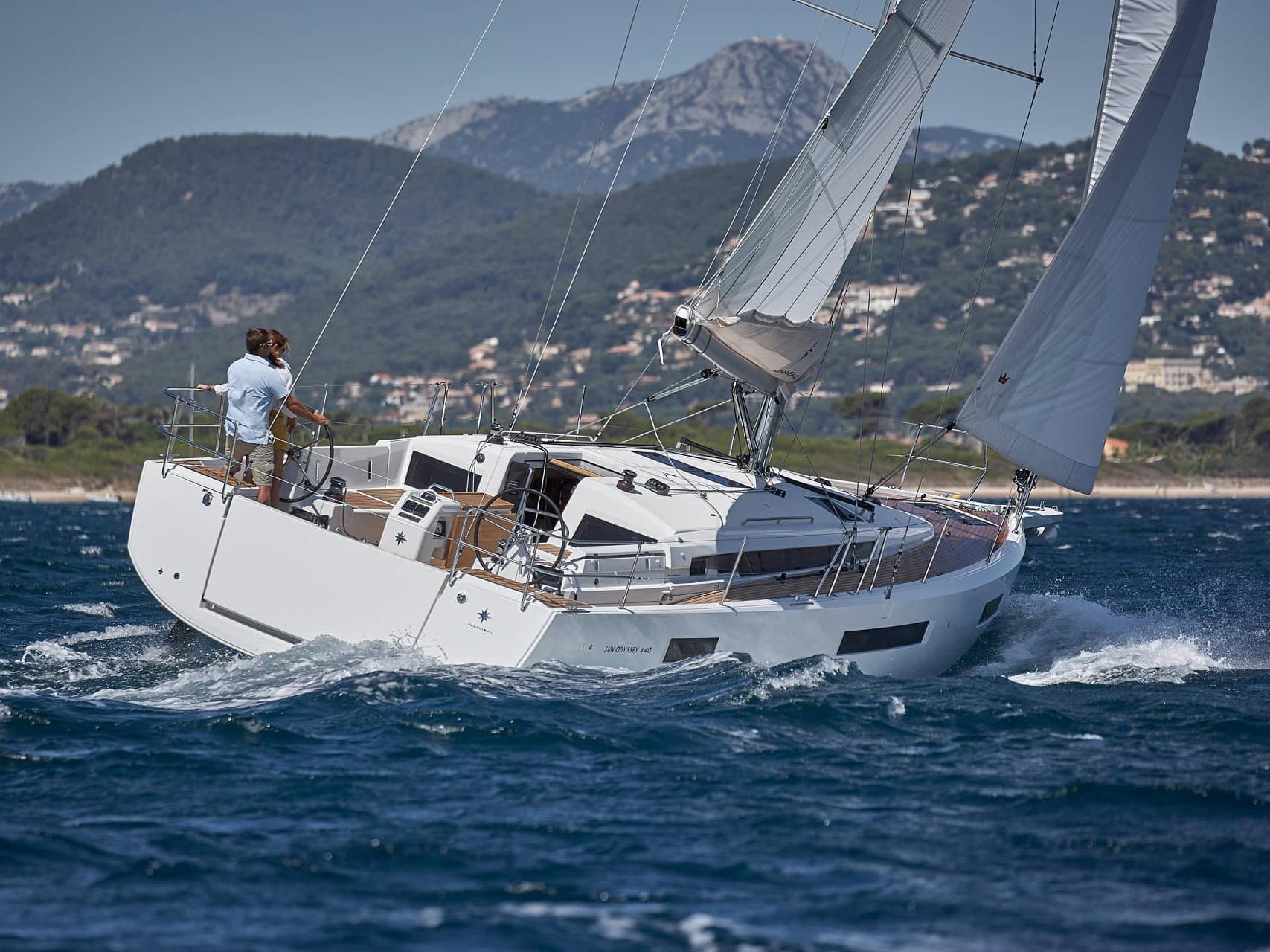 Sun Odyssey 440 - photo