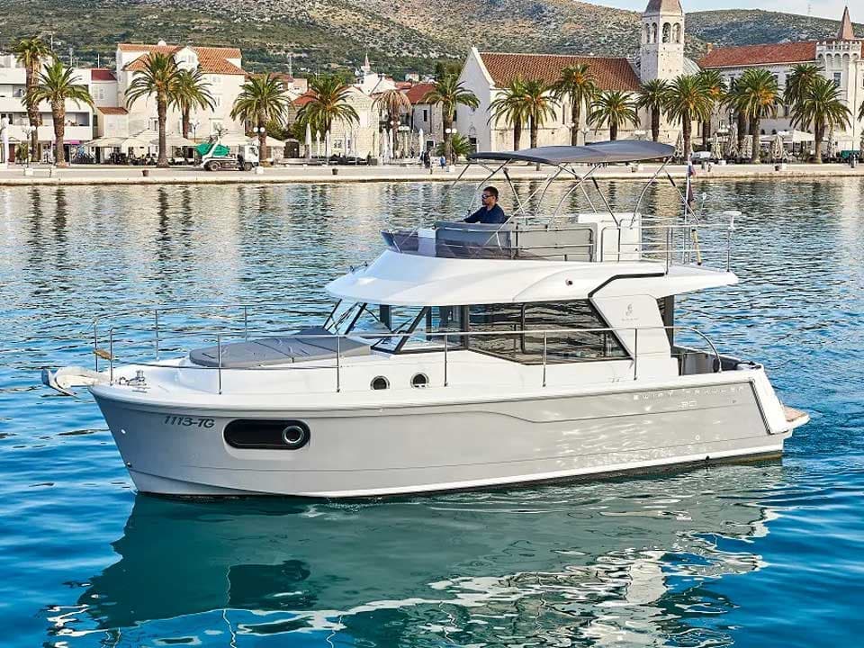 Swift Trawler 30 - photo