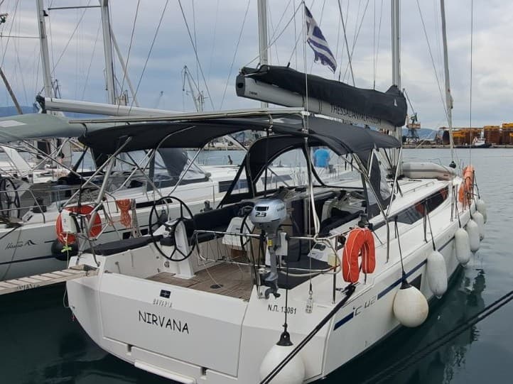 Bavaria C42 - photo