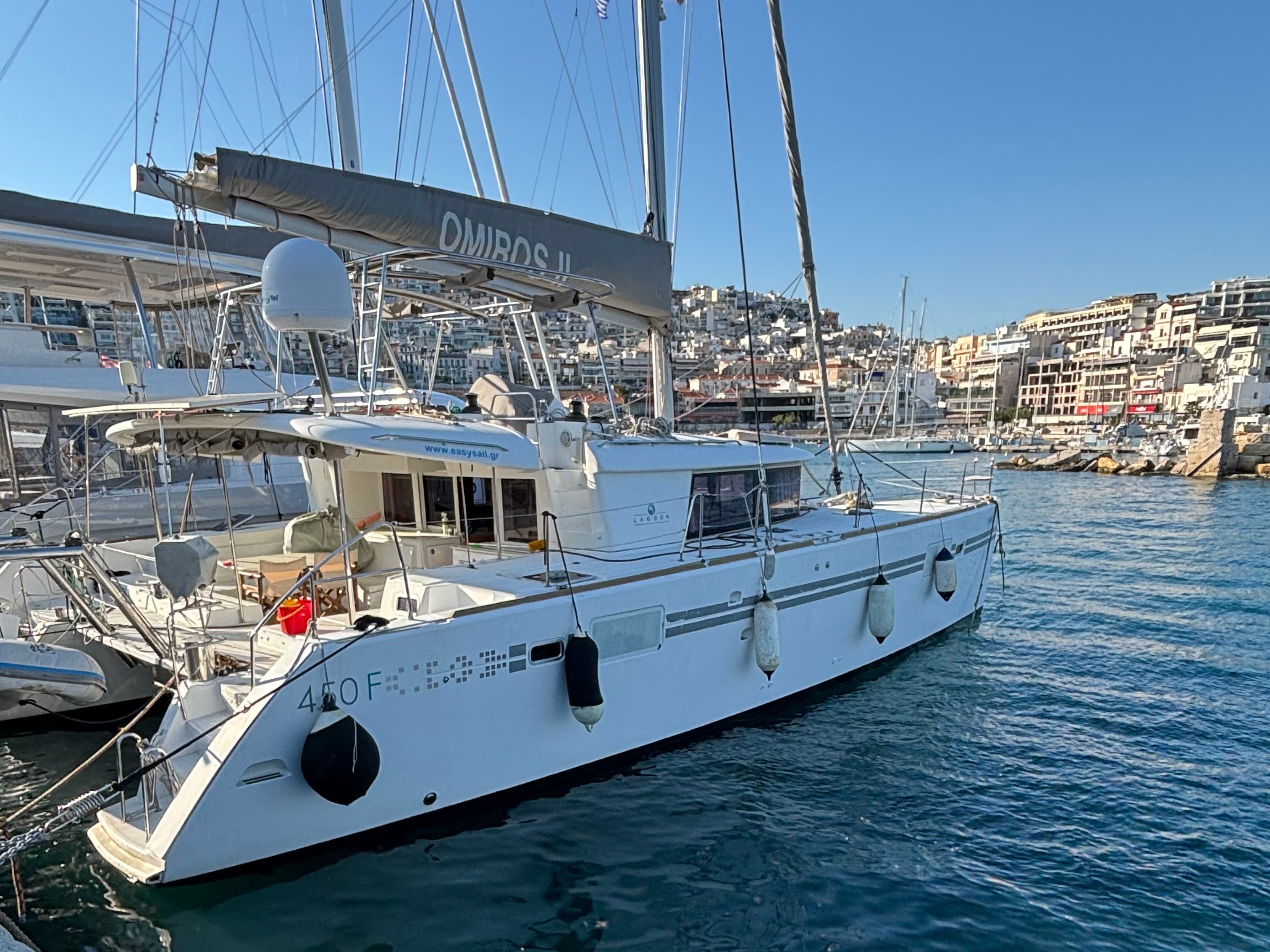 Lagoon 450 Fly - photo