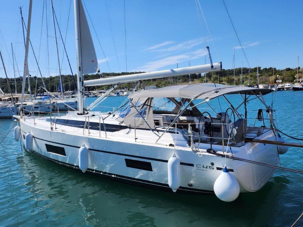 Bavaria C45 Style - photo