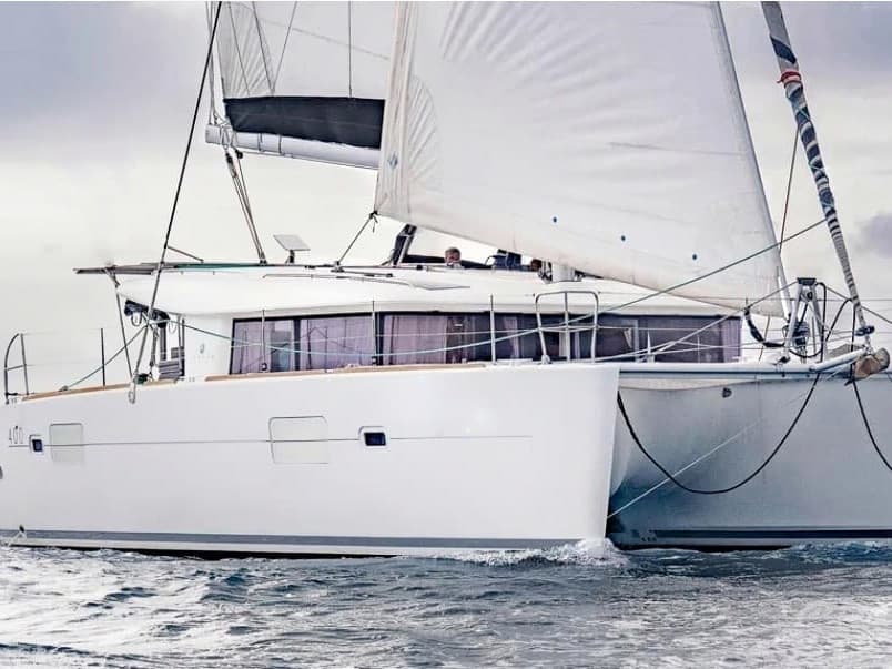 Lagoon 400 S2 - photo