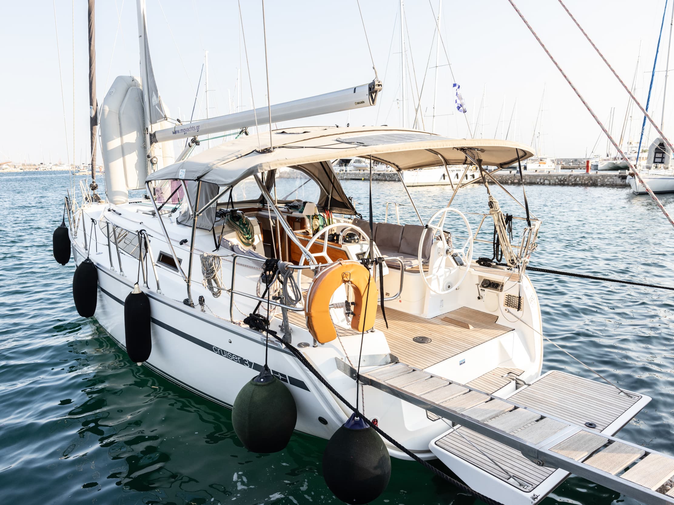 Bavaria Cruiser 37 - photo