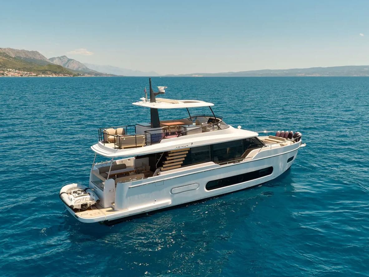 Azimut Magellano 60 - photo